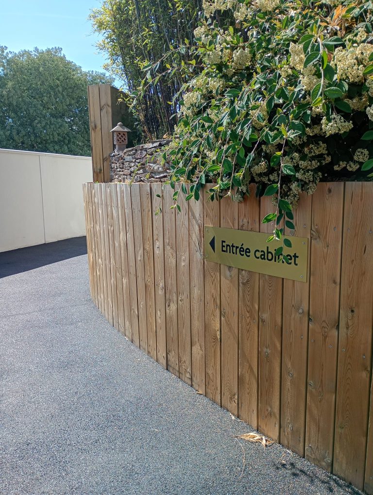 Entrée du cabinet L'Onde, psychologue et hypnothérapeute à Thouaré-sur-Loire